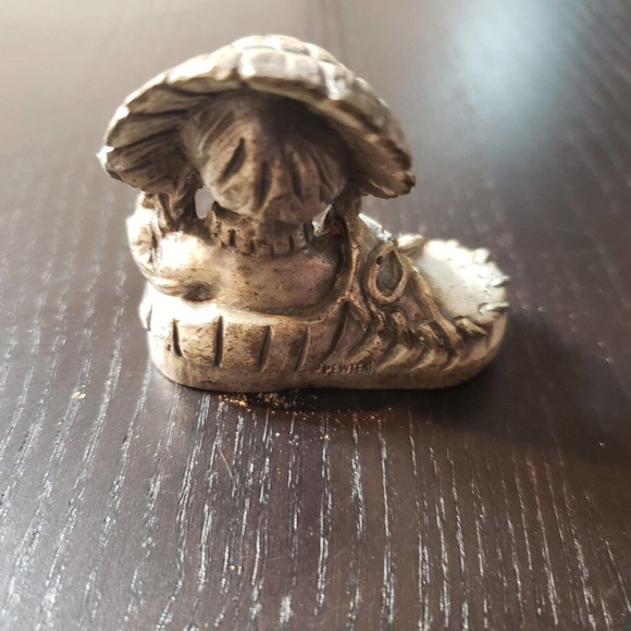 Pewter Metal Figurine in Indian Headress in Shoe Mocassin 3"x 3" - Picture 3 of 5